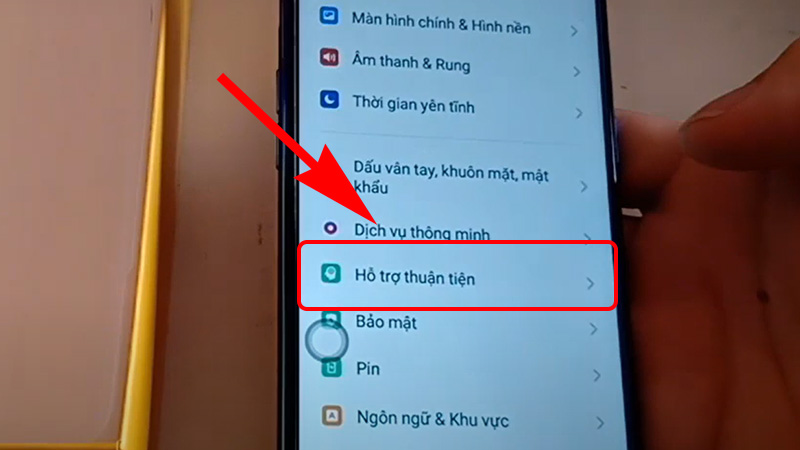 Vào cài đặt và kéo chọn thanh Hỗ trợ thuận tiện